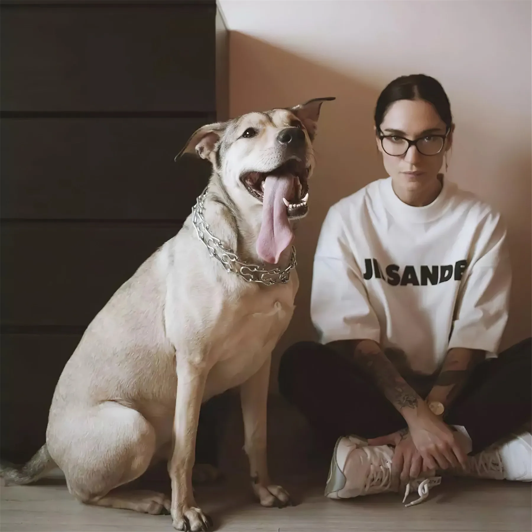 Summer Women Men T-shirt Jil Sander 100%Cotton Designer Brand Letter Short Sleeve Hip Hop High Street Oversize Simple Tee Unisex
Summer Women Men T-shirt Jil Sander 100%Cotton Designer Brand Letter Short Sleeve Hip Hop High Street Oversize Simple Tee Unisex