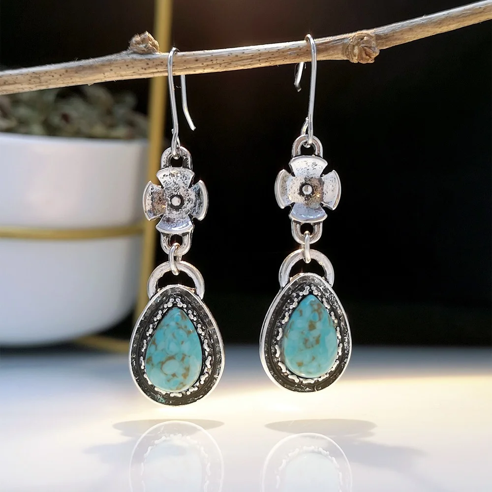 New Jewelry Creative Retro Green Zircon Earrings Bohemian Ethnic Style Fashion Flower Drop-shaped Elegant Classical Earrings
New Jewelry Creative Retro Green Zircon Earrings Bohemian Ethnic Style Fashion Flower Drop-shaped Elegant Classical Earrings