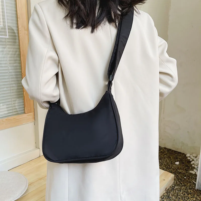 Exquisite Women Shoulder Bag Solid Color Armpit Designer Underarm Bags Leisure Ladies Crescent Daily Dumpling Bags
Exquisite Women Shoulder Bag Solid Color Armpit Designer Underarm Bags Leisure Ladies Crescent Daily Dumpling Bags