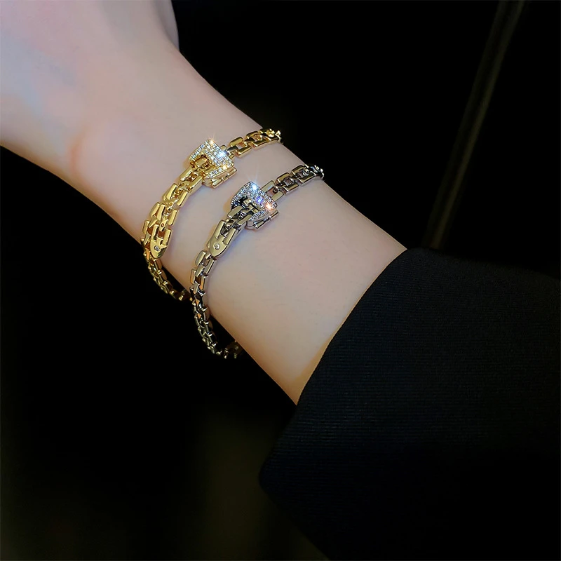 Luxury Gold Silver Color Belt Buckle Bracelet Copper Inlaid Cubic Zirconia Bracelets For Women Men Trendy Couple Bangle Jewelry
Luxury Gold Silver Color Belt Buckle Bracelet Copper Inlaid Cubic Zirconia Bracelets For Women Men Trendy Couple Bangle Jewelry