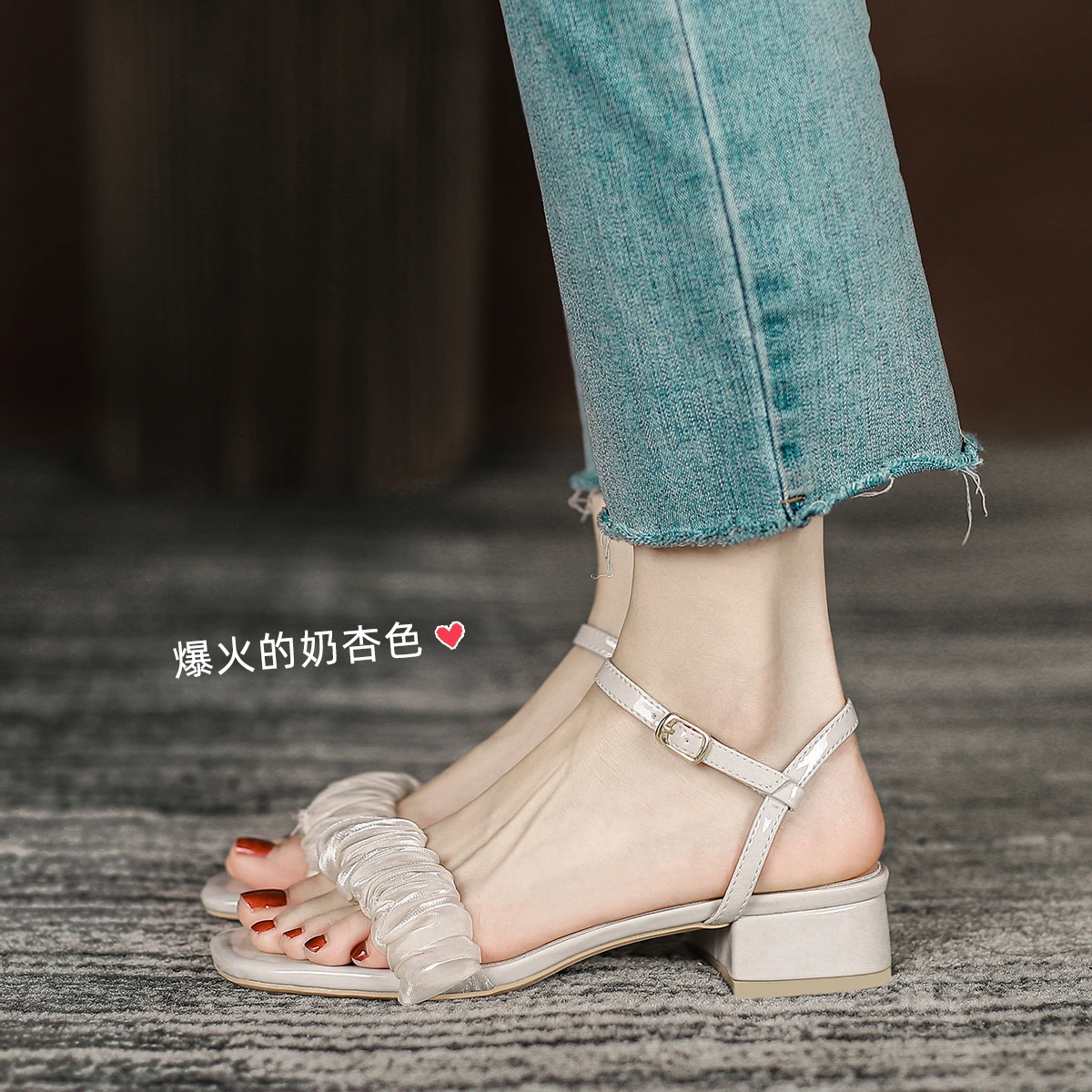 

2022 African Woman Shoe Peep Toe Nude Espadrille Heel Branded Pumps Sweet Chunky Sandals Latest Burgundy Ethnic Fashion Brief Be