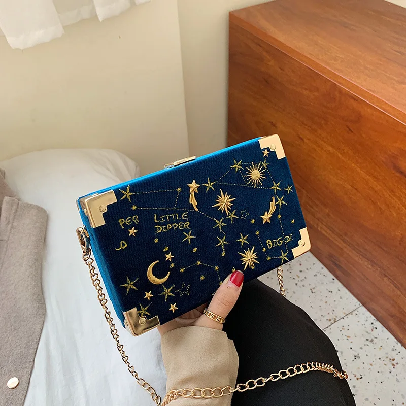 2022 New Box Bag Personality Starry Sky Small Square Bag Vintage Shoulder Bag Simple Messenger Bag with Chain
2022 New Box Bag Personality Starry Sky Small Square Bag Vintage Shoulder Bag Simple Messenger Bag with Chain