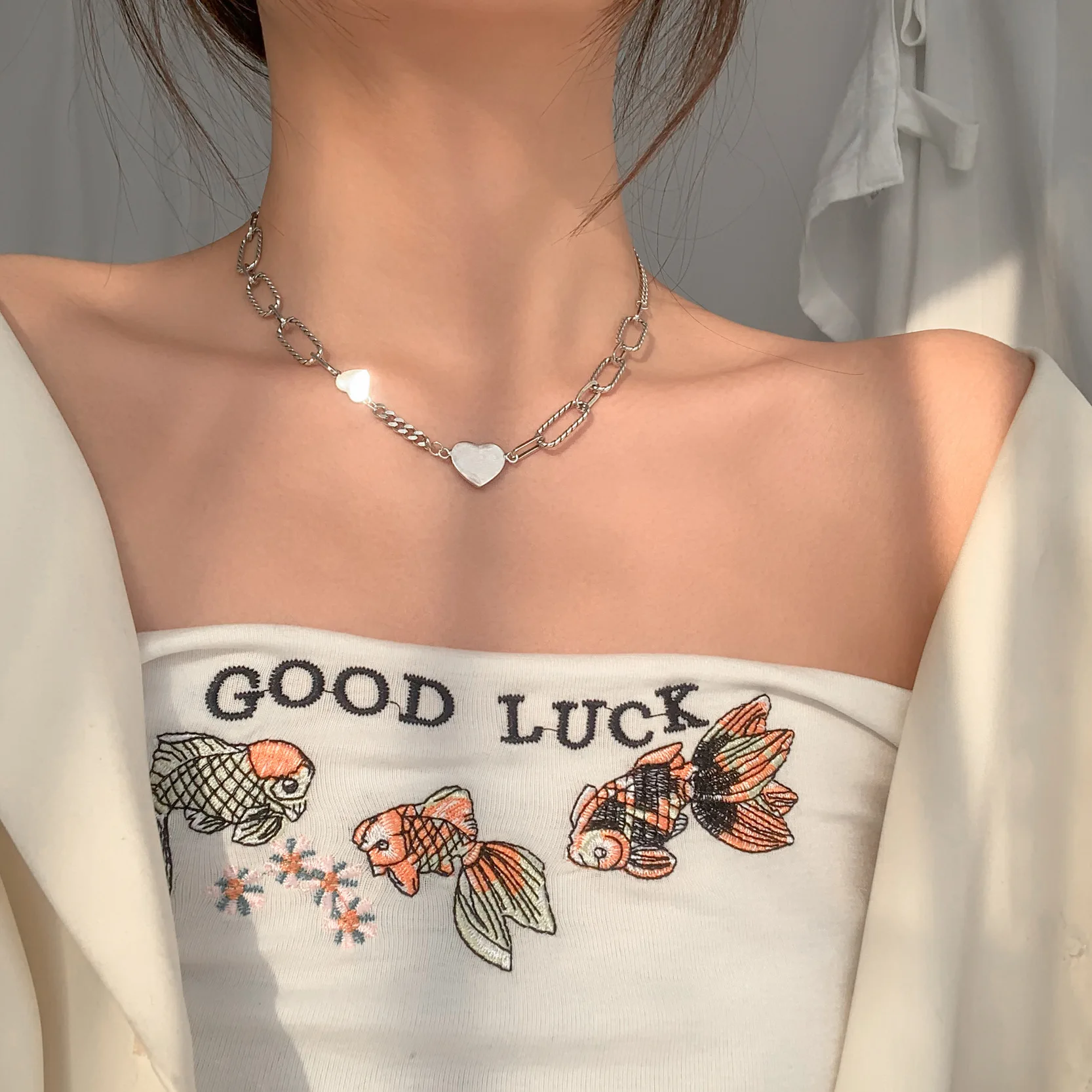 925 Sterling Silver Love Necklace Female INS Simple Retro Versatile Sweater Chain Temperament Goth Choker Collares Para Mujer
925 Sterling Silver Love Necklace Female INS Simple Retro Versatile Sweater Chain Temperament Goth Choker Collares Para Mujer