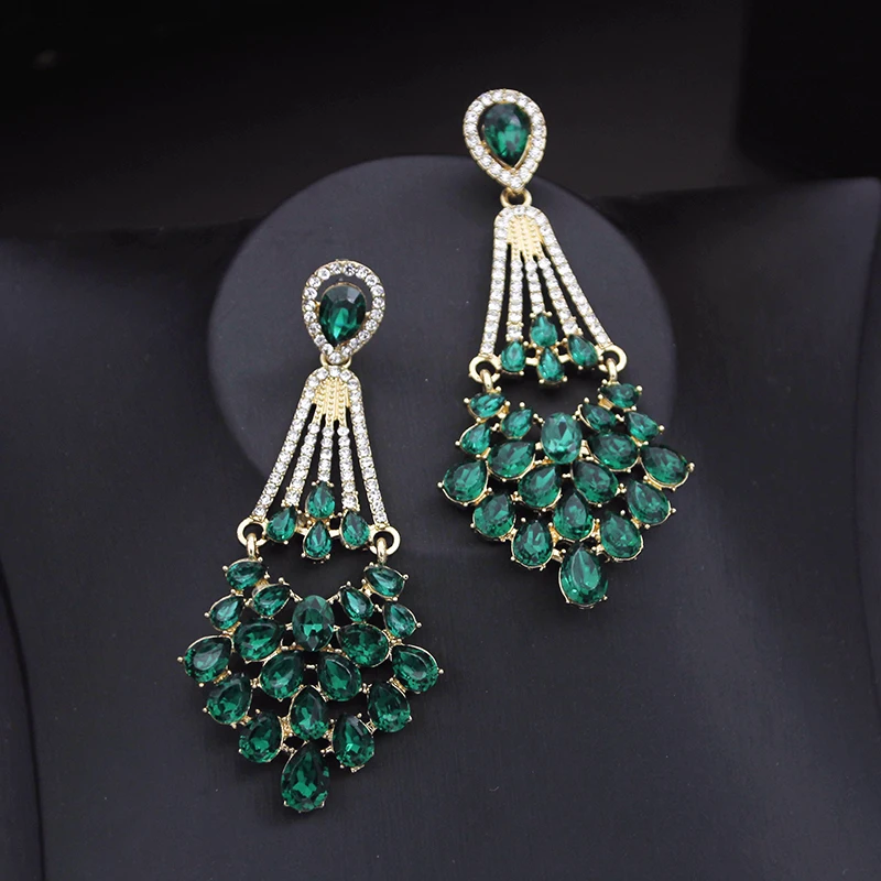 Fashion Dangle Earrings For Women Girl Luxury Elegant Metal Hollow Crystal Long Earring Jewelry Ear Accessories
Fashion Dangle Earrings For Women Girl Luxury Elegant Metal Hollow Crystal Long Earring Jewelry Ear Accessories