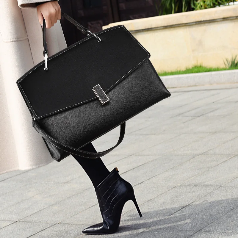 100% Genuine Leather 2023 New Fashion Large Capacity Single Shoulder Crossbody Bag Purse and Handbags Luxury Designer Sac Luxe
100% Genuine Leather 2023 New Fashion Large Capacity Single Shoulder Crossbody Bag Purse and Handbags Luxury Designer Sac Luxe