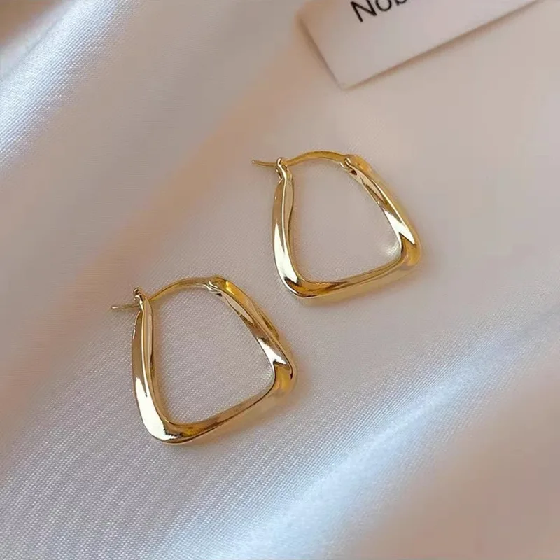 2023 New Fashion Trend Unique Design Elegant Delicate Geometric Retro Irregular Earrings Women Jewelry Party Gifts Wholesale
2023 New Fashion Trend Unique Design Elegant Delicate Geometric Retro Irregular Earrings Women Jewelry Party Gifts Wholesale