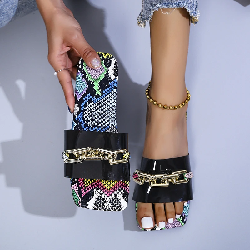 2022 Ladies Slippers Flat Bottom Open Toe Square Toe Women Beach Non-slip Slippers Snake Pattern Metal Decorative Women's Shoes
2022 Ladies Slippers Flat Bottom Open Toe Square Toe Women Beach Non-slip Slippers Snake Pattern Metal Decorative Women's Shoes