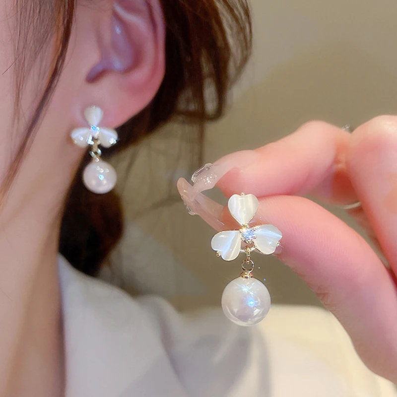 Ins Hot Sale Opal Leaf Pearl Women Earring 14K Real Gold Temperament Stud Earrings Charm Jewelry Pendant Accessories Gift
Ins Hot Sale Opal Leaf Pearl Women Earring 14K Real Gold Temperament Stud Earrings Charm Jewelry Pendant Accessories Gift