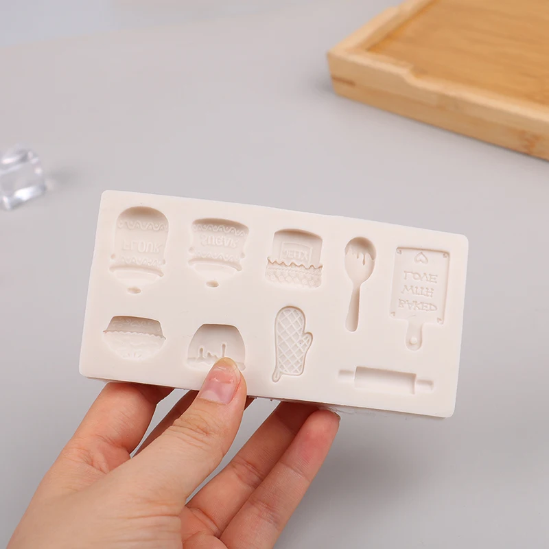 1Pc Bakeware Mold Pots And Pans Shape Silicone Craft Mold Chocolate Candy Fondant Cake Decorating Tool Kitchen Accessories
1Pc Bakeware Mold Pots And Pans Shape Silicone Craft Mold Chocolate Candy Fondant Cake Decorating Tool Kitchen Accessories