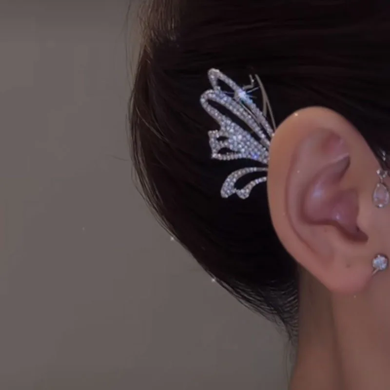 Butterfly Ear Cuff Gold Silver Plated Metal Ear Bone Clip For Women Sweet Exquisite Sparkling Zircon Clip Earring Korean Jewelry
Butterfly Ear Cuff Gold Silver Plated Metal Ear Bone Clip For Women Sweet Exquisite Sparkling Zircon Clip Earring Korean Jewelry