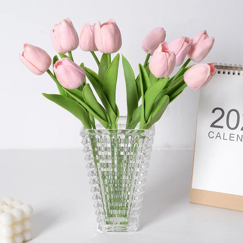 5PC Artificial Tulip Imitation Pollen Red White Purple Green Single Touch Tulip Artificial Flowers Room Decoration
5PC Artificial Tulip Imitation Pollen Red White Purple Green Single Touch Tulip Artificial Flowers Room Decoration