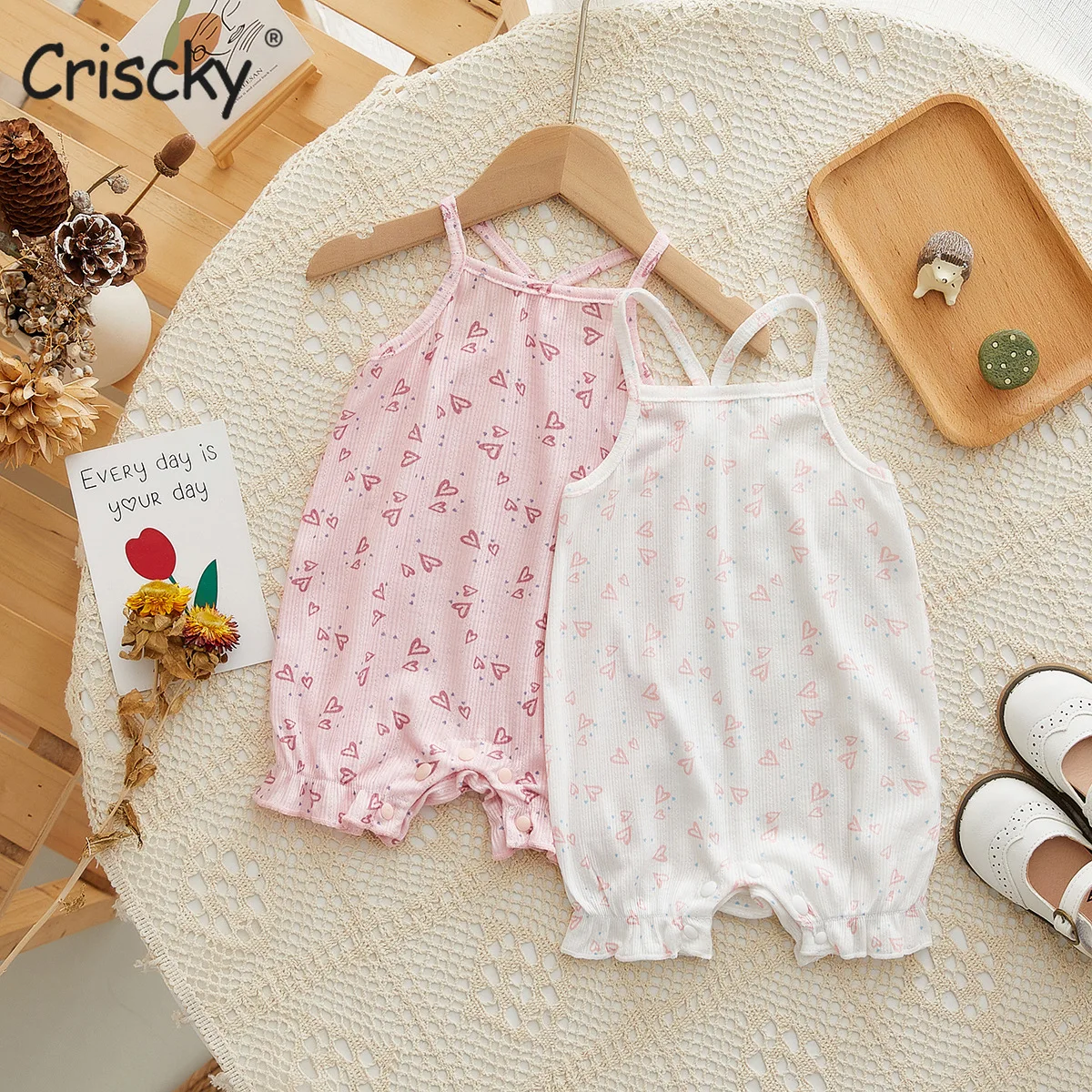 Criscky 2022 Summer New Baby Girl Sleeveless Romper Fashion Kids Heart Print Jumpsuit Cotton Girls Overalls Infant Trousers
Criscky 2022 Summer New Baby Girl Sleeveless Romper Fashion Kids Heart Print Jumpsuit Cotton Girls Overalls Infant Trousers