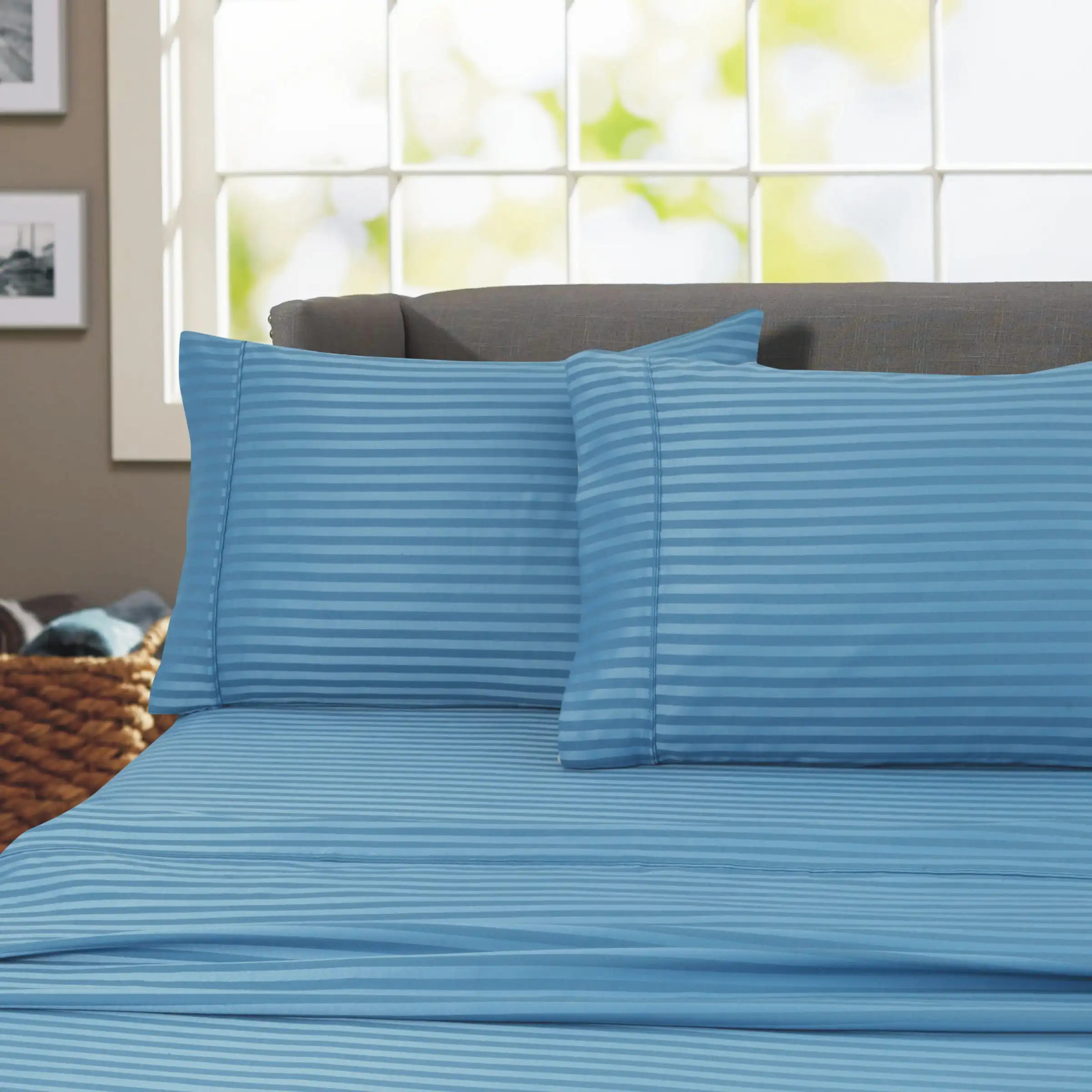 600 Thread Count 100% Cotton Wrinkle Free Striped Sheet Set (California King Teal)
600 Thread Count 100% Cotton Wrinkle Free Striped Sheet Set (California King Teal)
