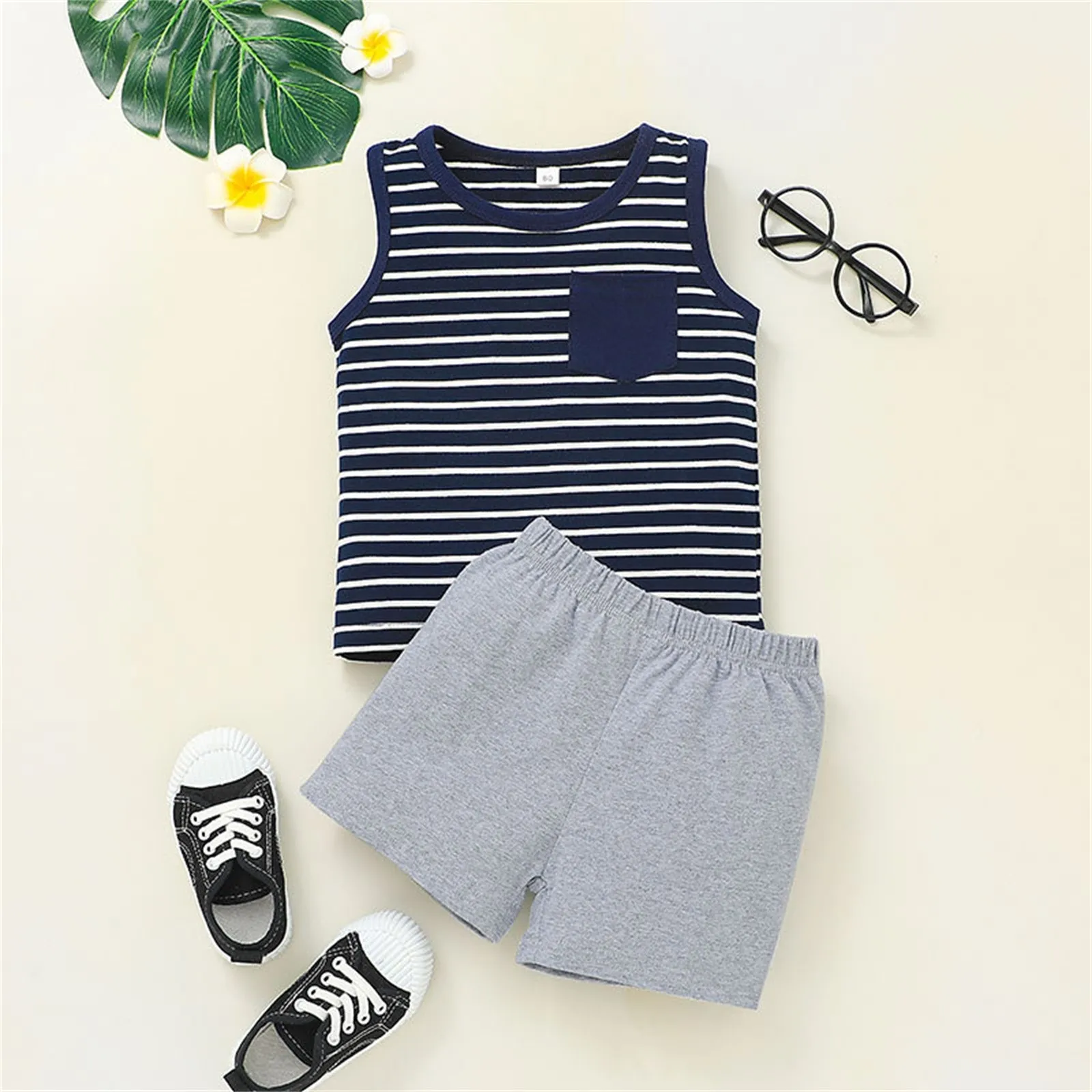 Летний комплект одежды для маленьких мальчиков из 2 предметов, топ без рукавов в полоску с карманами и однотонные шорты с эластичным поясом для младенцев 1, 2, 3 года
Летний комплект одежды для маленьких мальчиков из 2 предметов, топ без рукавов в полоску с карманами и однотонные шорты с эластичным поясом для младенцев 1, 2, 3 года