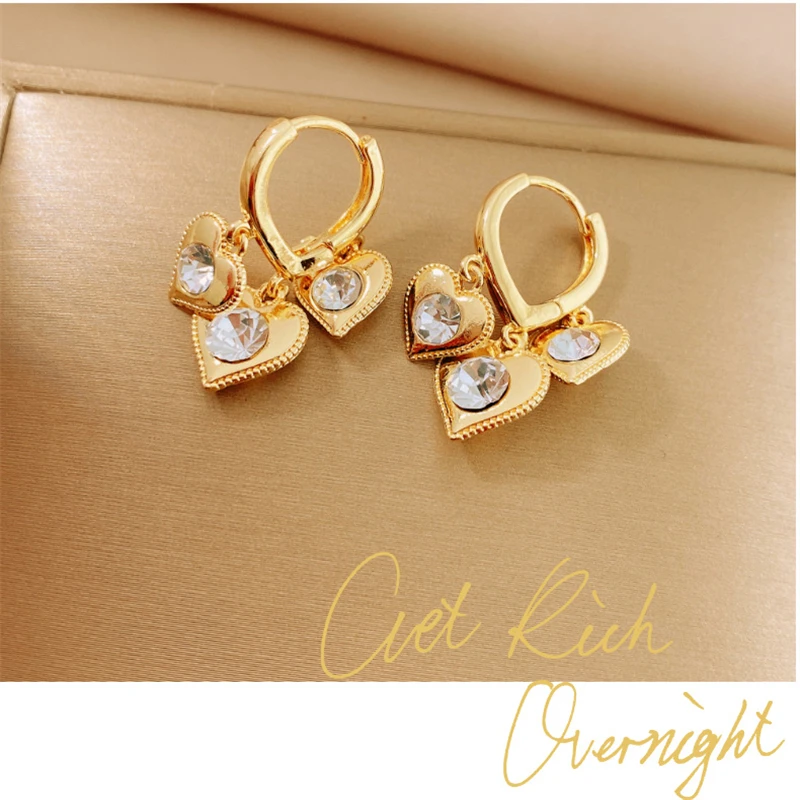European and American Popular Temperament High-end Feeling Love Type Female Earrings
European and American Popular Temperament High-end Feeling Love Type Female Earrings