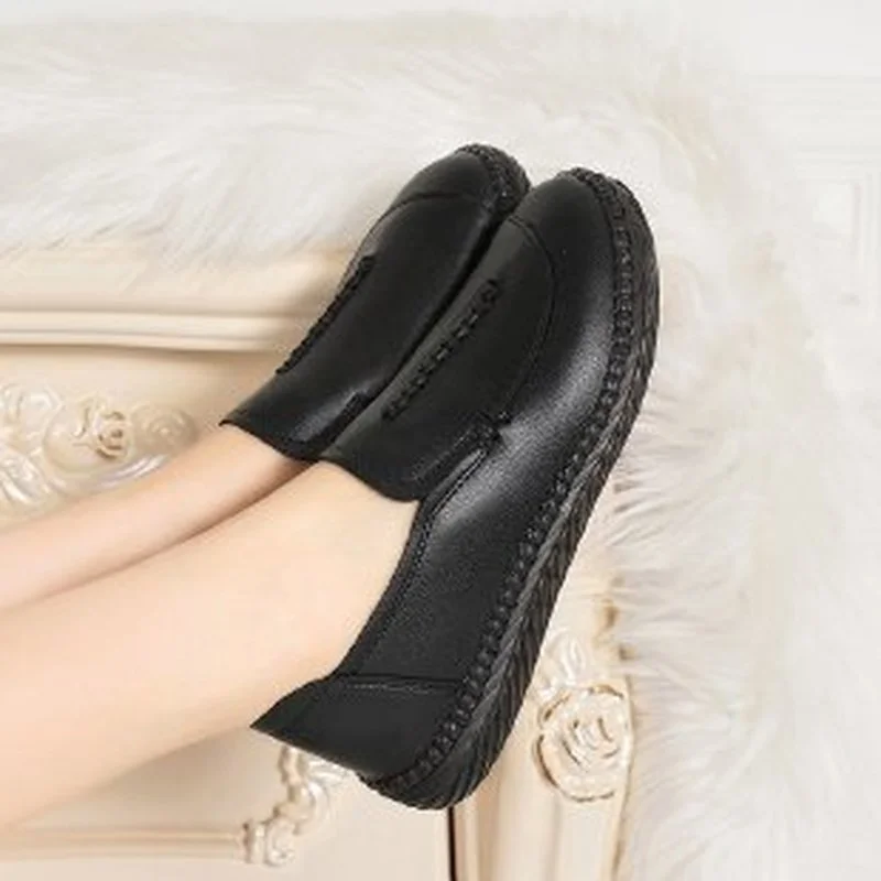Spring and Autumn New Korean Version Fashion Round Head Shallow Mouth Mother Shoes Flat Rubber Bottom Casual Shoes Women 35-40
Spring and Autumn New Korean Version Fashion Round Head Shallow Mouth Mother Shoes Flat Rubber Bottom Casual Shoes Women 35-40