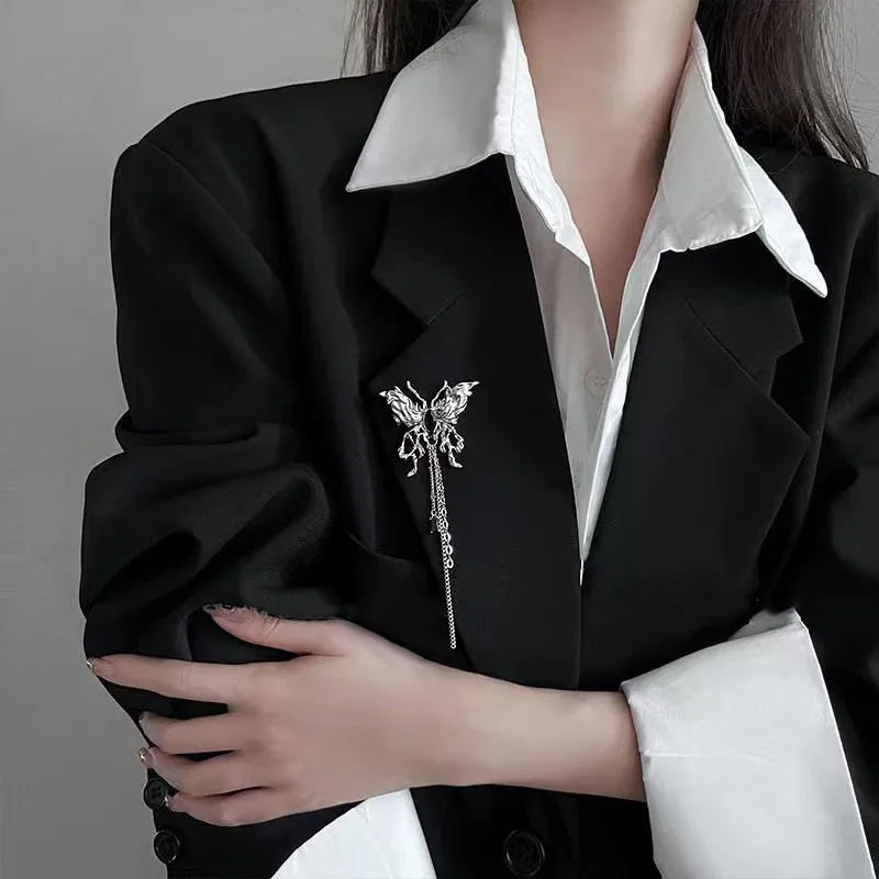 

Black Butterfly Tassel Brooch Baroque Pins and Brooches Elegant Shirt Collar Cravat Gifts Jewelry