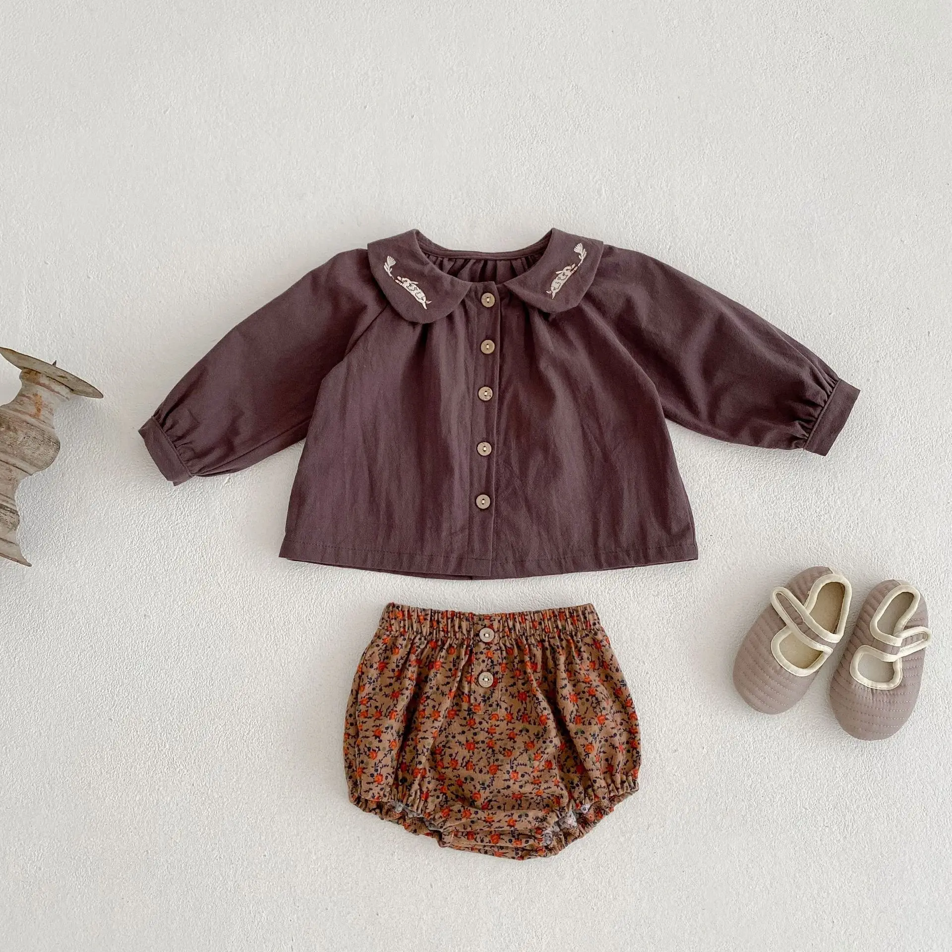 2022 Autumn New Kid Boy Solid Long Sleeve Shirt Girl Baby Rabbit Embroidery Turn-down Collar Tops+Floral Bread Shorts 2pcs Suit
2022 Autumn New Kid Boy Solid Long Sleeve Shirt Girl Baby Rabbit Embroidery Turn-down Collar Tops+Floral Bread Shorts 2pcs Suit