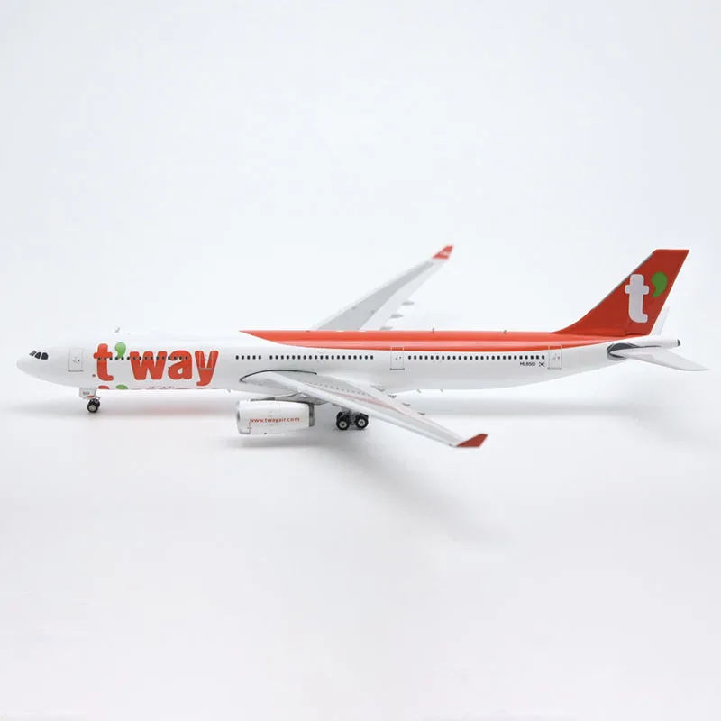 Delway Air A330-300 Airliner Alloy & Plastic Model 1:400 Diecast Toy Gift Collection
Delway Air A330-300 Airliner Alloy & Plastic Model 1:400 Diecast Toy Gift Collection