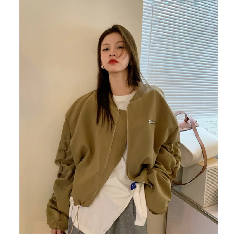 WDMSNA Pleated Long Sleeve Round Neck Jacket for Women Autumn 2022 New Solid Color Ladies Jacket Loose Casual Zipper Coat Women
WDMSNA Pleated Long Sleeve Round Neck Jacket for Women Autumn 2022 New Solid Color Ladies Jacket Loose Casual Zipper Coat Women