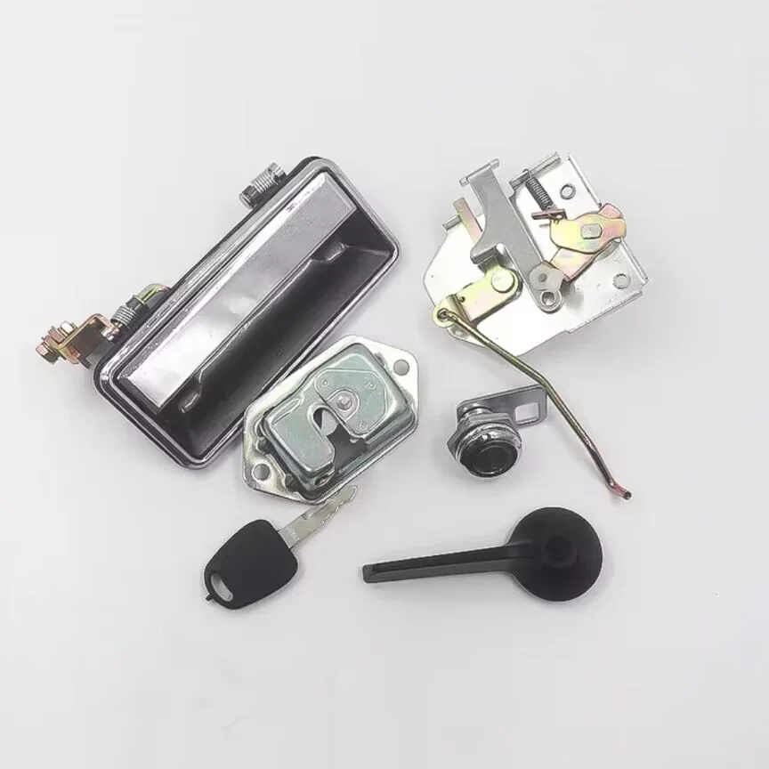 Замок двери кабины экскаватора в сборе подходит для Takeuchi 55/60/75/135/150/155/175/160 
Замок двери кабины экскаватора в сборе подходит для Takeuchi 55/60/75/135/150/155/175/160