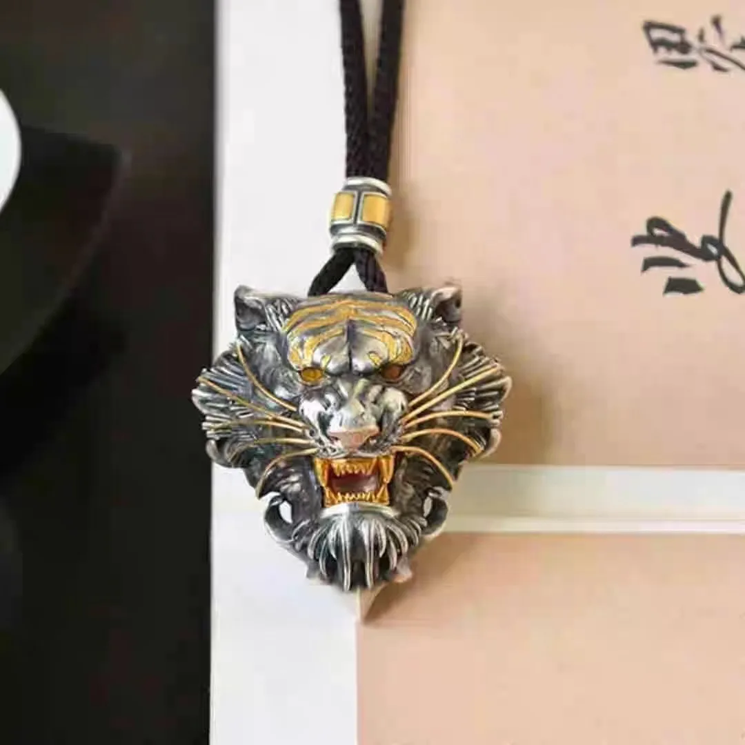 XS 2023 New Zodiac Tiger Pendant, Dominant Tiger Head Necklace, Trendy Style, Zodiac, and Minority Design Jewelry
XS 2023 New Zodiac Tiger Pendant, Dominant Tiger Head Necklace, Trendy Style, Zodiac, and Minority Design Jewelry
