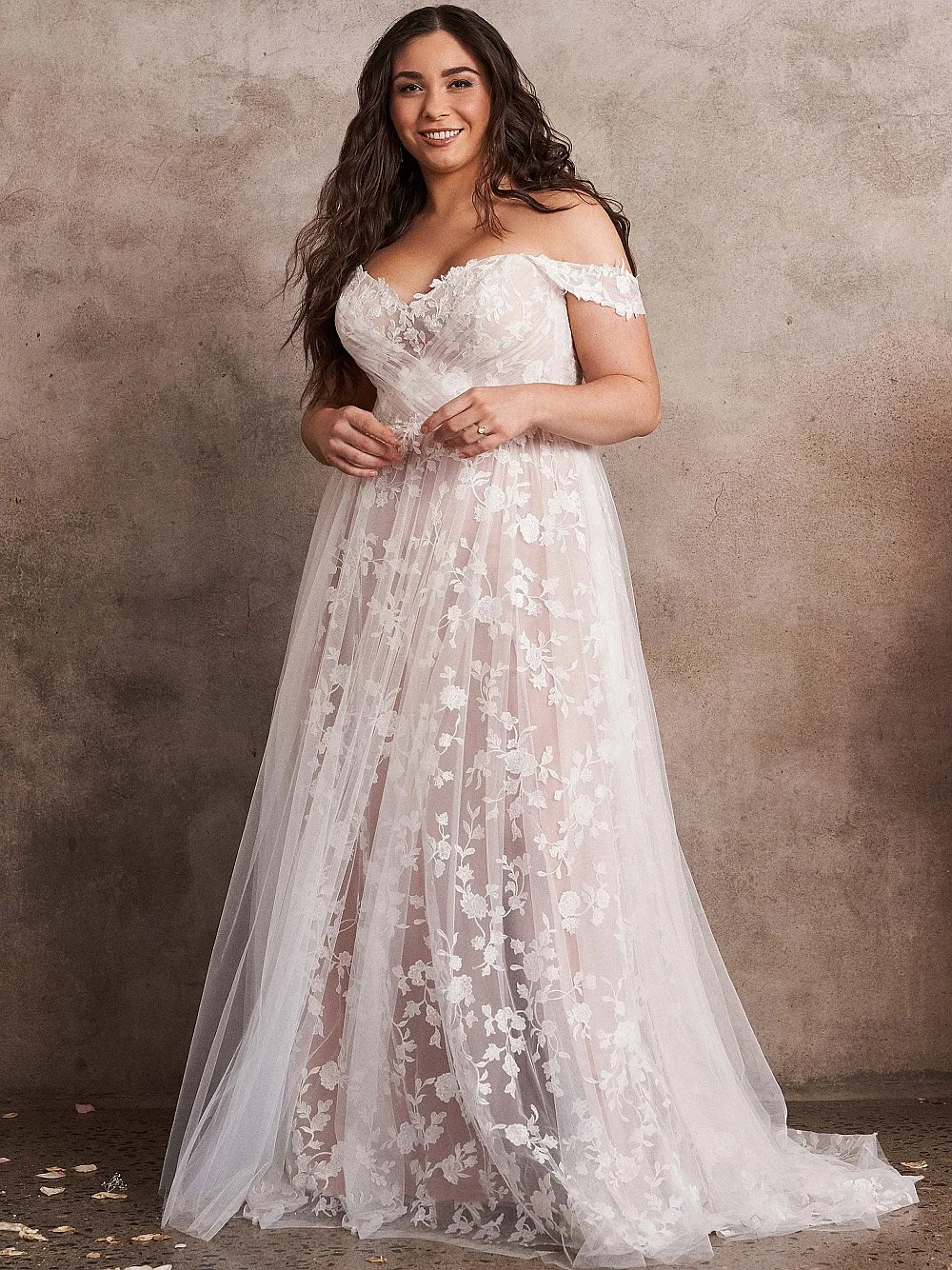 Off-the-Shoulder Sweetheart A-Line Plus Size Wedding Dress for Women Court Train Illusion Bodice Lace Bride Dress Large Size
Off-the-Shoulder Sweetheart A-Line Plus Size Wedding Dress for Women Court Train Illusion Bodice Lace Bride Dress Large Size