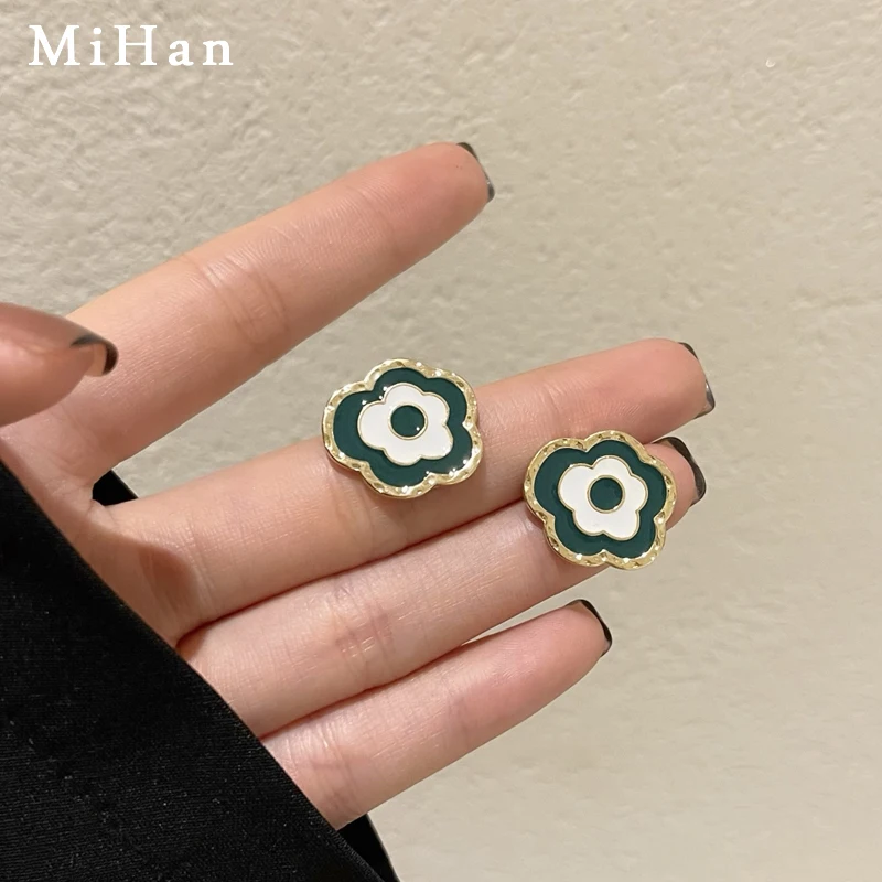 925 Silver Needle Trendy Jewelry Flower Earrings 2022 New Trend Gold Color Green White Enamel Stud Earrings For Party Gifts
925 Silver Needle Trendy Jewelry Flower Earrings 2022 New Trend Gold Color Green White Enamel Stud Earrings For Party Gifts