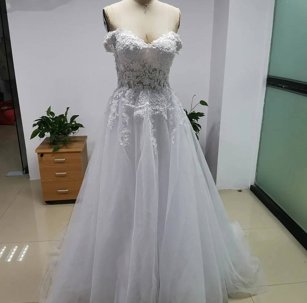 Luxury Princess Off The Shoulder Wedding Dress Elegant Lace Appliques Robe De Soire Classic Sweetheart Mariage Bridal Ball Gown
Luxury Princess Off The Shoulder Wedding Dress Elegant Lace Appliques Robe De Soire Classic Sweetheart Mariage Bridal Ball Gown
