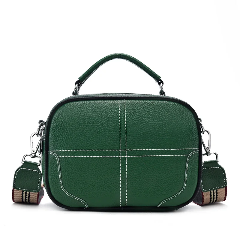 100% Genuine Leather Women Handbag Women's bag Fashion Soft Cowhide Female Crossbody Bags Luxury Brand Ladies Small Shoulder Bag 
100% Genuine Leather Women Handbag Women's bag Fashion Soft Cowhide Female Crossbody Bags Luxury Brand Ladies Small Shoulder Bag