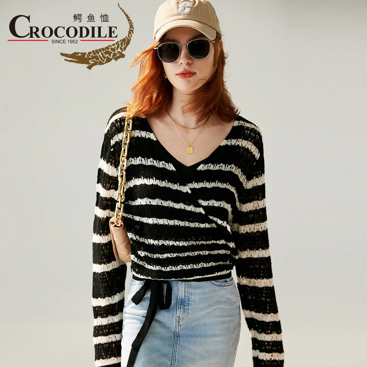 Crocodile Early Spring Women's sweater Cross V-neck Sweater Thin Black White Stripe Long Sleeve Lace-up Cardigans Lazy Top
Crocodile Early Spring Women's sweater Cross V-neck Sweater Thin Black White Stripe Long Sleeve Lace-up Cardigans Lazy Top