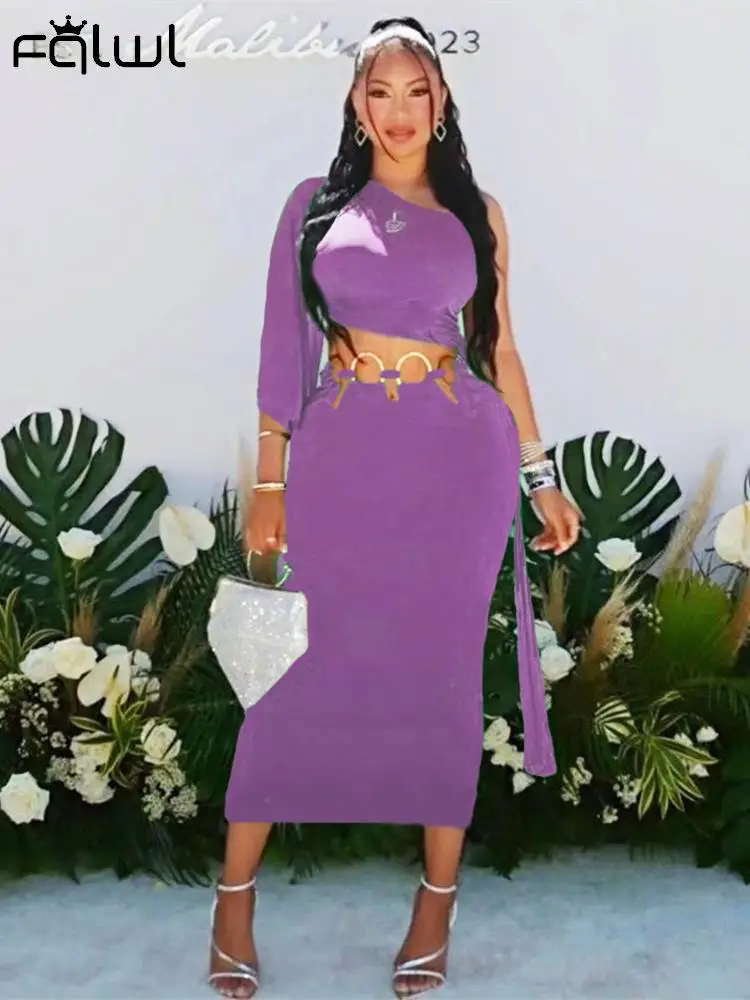 Женский комплект из 2 предметов с юбкой на одно плечо, с металлическим орнаментом
Женский комплект из 2 предметов с юбкой на одно плечо, с металлическим орнаментом