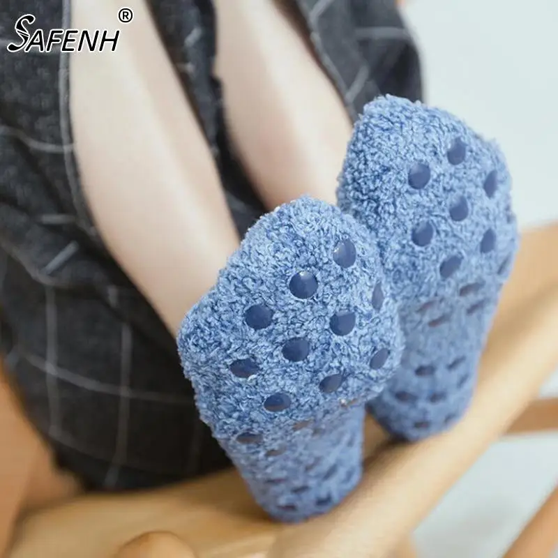 Women Ankle Socks With Footprint Silicone Slip Short Anti-slip Warm Fleece Low-cut Socks Autumn Winter Cotton Cute Casual Floor
Women Ankle Socks With Footprint Silicone Slip Short Anti-slip Warm Fleece Low-cut Socks Autumn Winter Cotton Cute Casual Floor