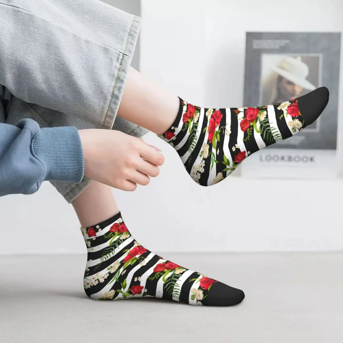 Floral Trendy Socks Black And White Stripes Bycicle Durable Short Tubes Large Chemical Fiber Fancy Kid Socks
Floral Trendy Socks Black And White Stripes Bycicle Durable Short Tubes Large Chemical Fiber Fancy Kid Socks