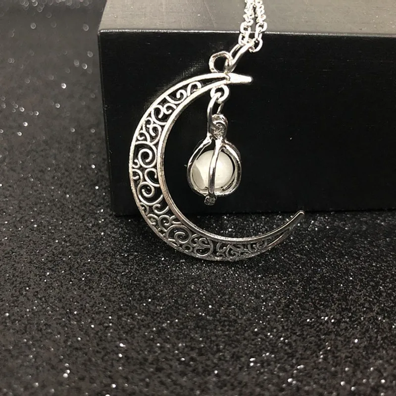 Classic Holloween Moon Luminous Gem Stone Pendant Necklaces For Women Men Trendy Moon Pendant Necklace Fashion Jewelry Gifts
Classic Holloween Moon Luminous Gem Stone Pendant Necklaces For Women Men Trendy Moon Pendant Necklace Fashion Jewelry Gifts