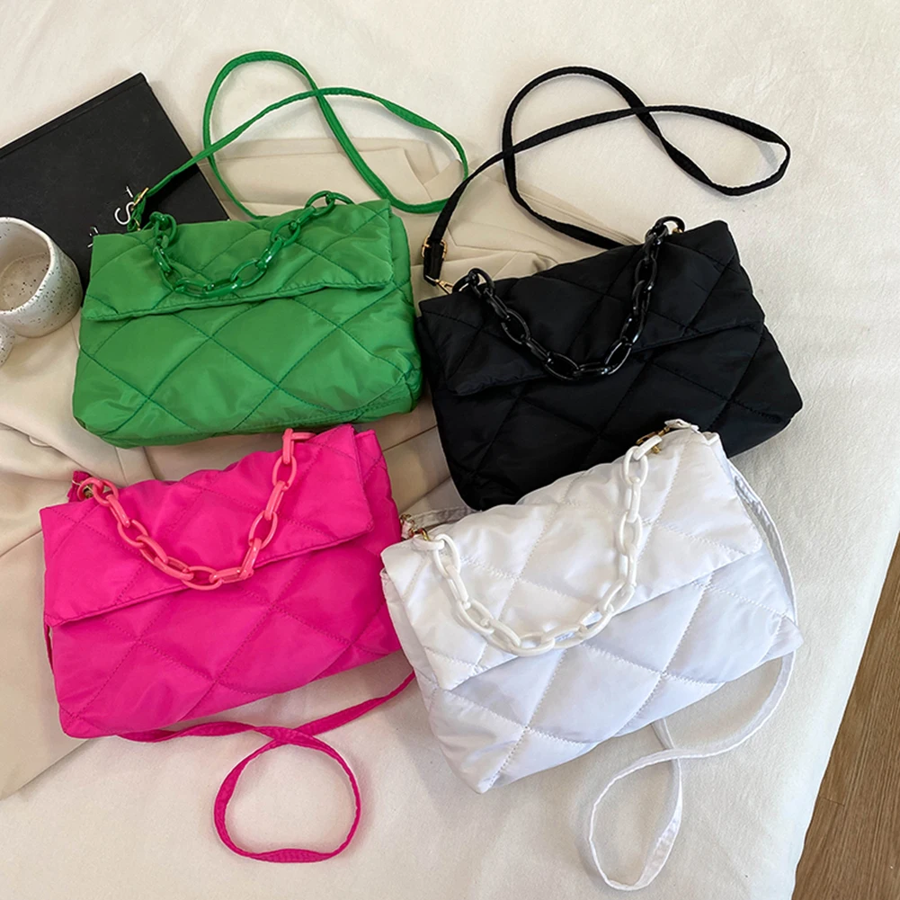 Fashion Chain Crossbody Square Bags Nylon Flap Female Handbags Casual Quilted Embroidery Winter Large Capacity Shoulder Bag
Fashion Chain Crossbody Square Bags Nylon Flap Female Handbags Casual Quilted Embroidery Winter Large Capacity Shoulder Bag