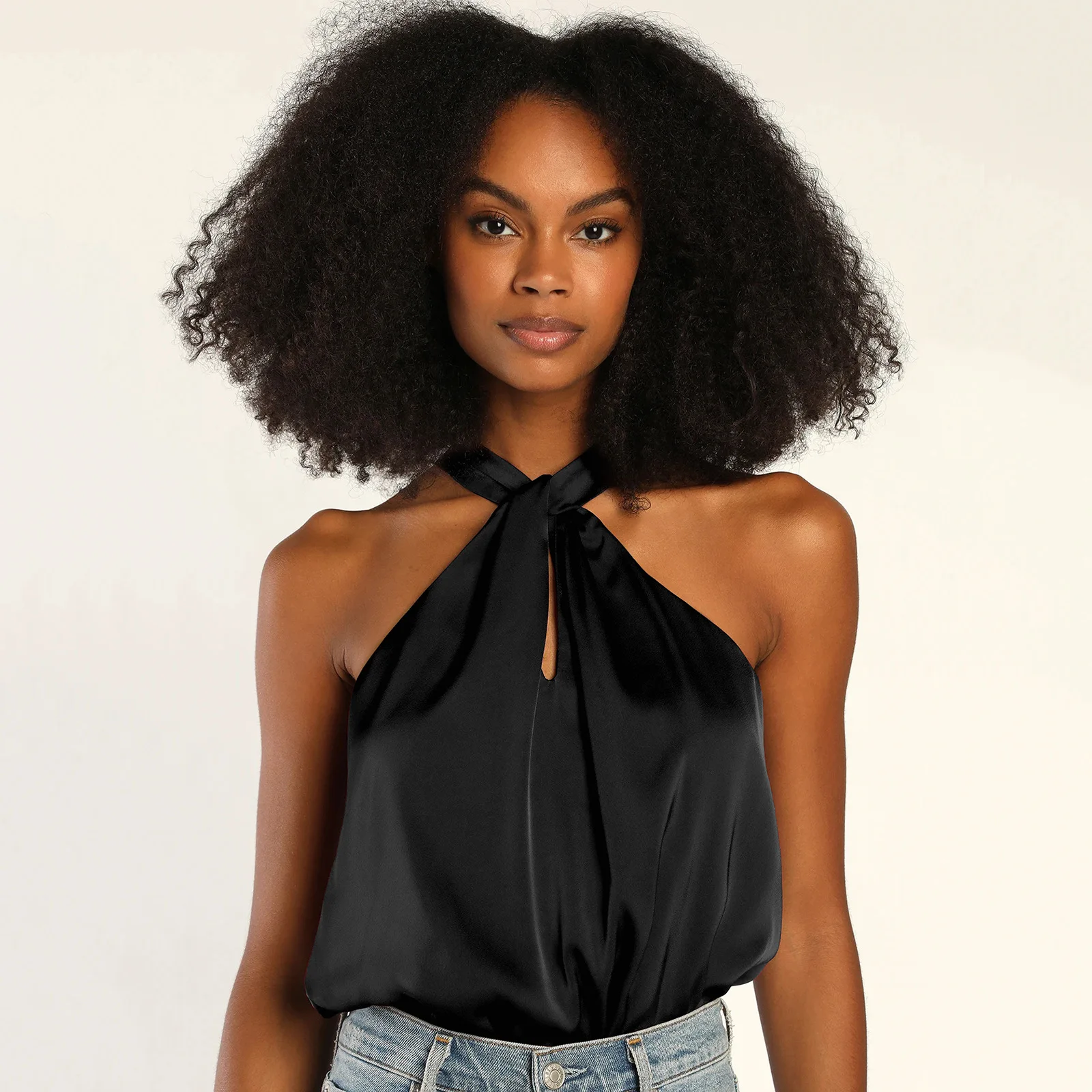 2023New Sexy Halter Neck Binding Rope Open Back Satin Women's Summer Fashion Versatile High Sense Vest Hot Top Office Wear
2023New Sexy Halter Neck Binding Rope Open Back Satin Women's Summer Fashion Versatile High Sense Vest Hot Top Office Wear