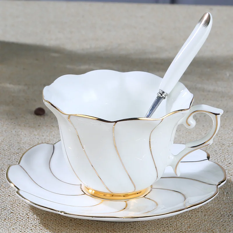 

Креативная ручная роспись Золотая костяная фарфоровая кофейная чашка Европейский стиль чайный сервиз керамический набор для послеобеденн...