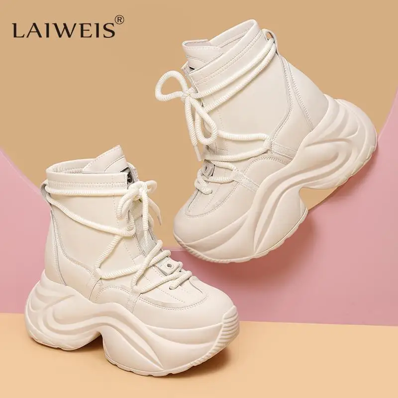 Marque originale de haute qualité femme rehaussement intérieur Martin bottes de luxe chaussures pour femmes 2023 automne hiver nouvelle mode plate-forme bottes courtes livraison directe dames chaussures
Marque originale de haute qualité femme rehaussement intérieur Martin bottes de luxe chaussures pour femmes 2023 automne hiver nouvelle mode plate-forme bottes courtes livraison directe dames chaussures