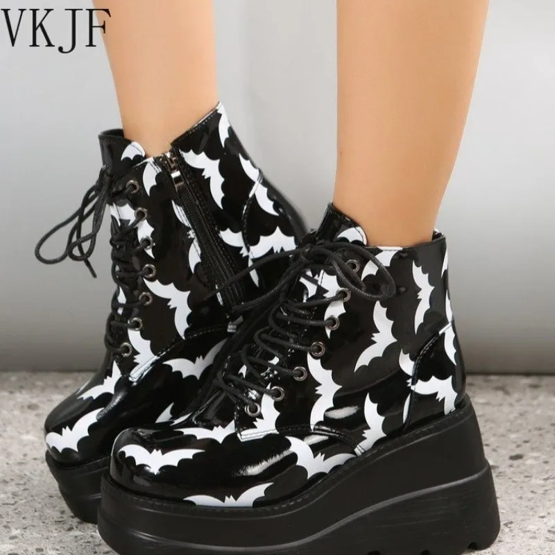 New Design Platform Gothic Ankle Booties Women Lace Up Bat Motorcycle Boots Casual Autumn Winter Halloween Shoes Plus Size 43
New Design Platform Gothic Ankle Booties Women Lace Up Bat Motorcycle Boots Casual Autumn Winter Halloween Shoes Plus Size 43
