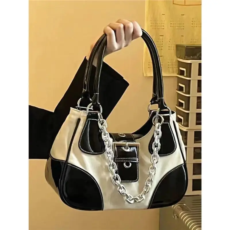 Gothic Y2k Underarm Shoulder Bag for Women Harajuku Patent Canvas Bag Metal Chain Hot Girl Bag Female Shoulder Messenger Bag
Gothic Y2k Underarm Shoulder Bag for Women Harajuku Patent Canvas Bag Metal Chain Hot Girl Bag Female Shoulder Messenger Bag