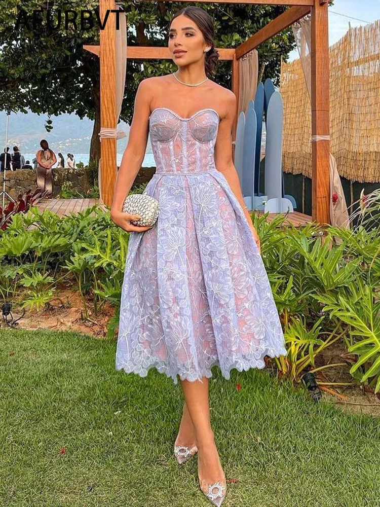 Женское кружевное платье на бретельках, с открытой спиной
Женское кружевное платье на бретельках, с открытой спиной