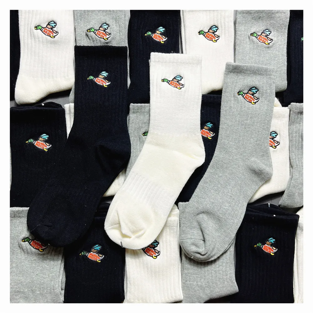 Men Crew Street Fashion Socks Cotton Duckling Flying Little Duck Embroidery Japanese Brand Animal Socks
Men Crew Street Fashion Socks Cotton Duckling Flying Little Duck Embroidery Japanese Brand Animal Socks
