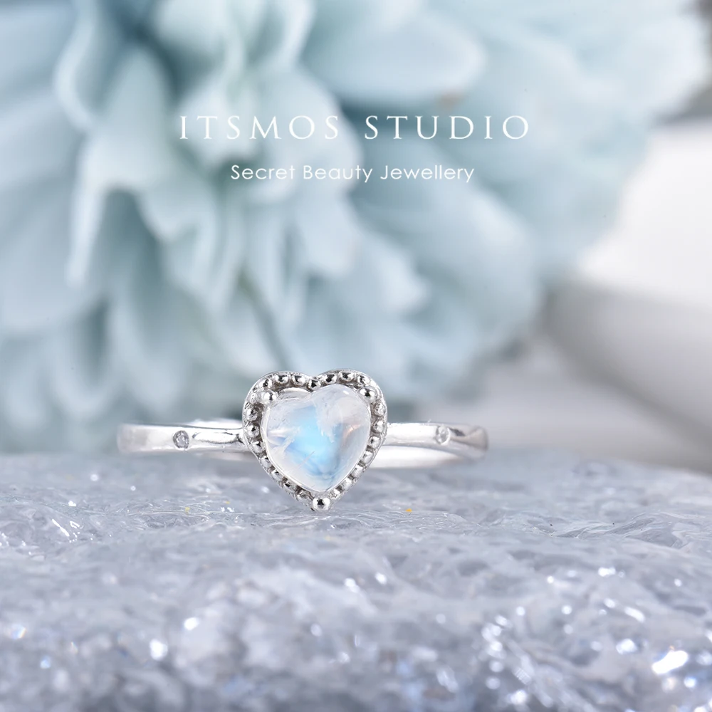 

Женское кольцо с лунным камнем в форме сердца из серебра 925 пробы