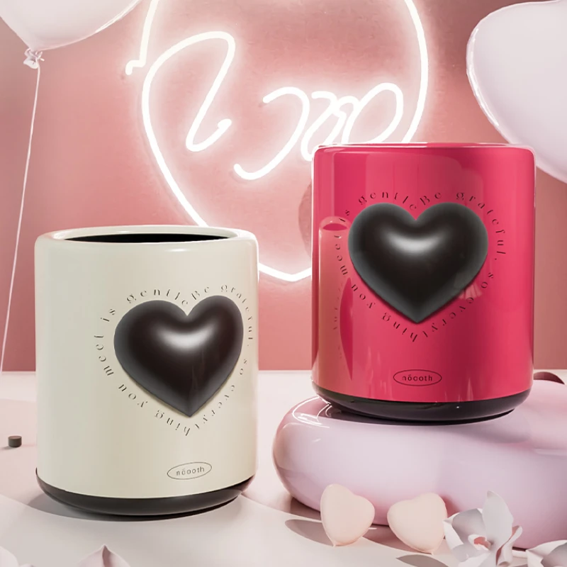 Мусорная корзина в скандинавском стиле с надписью «Love»
Мусорная корзина в скандинавском стиле с надписью «Love»