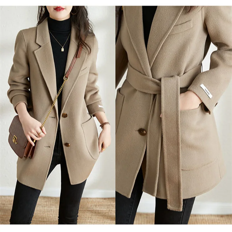 2022 New Autumn Winter Woolen Coat Women Short Slim Fashion Single-breasted Suit Collar Cardigan Jacket Female Outerwear 
2022 New Autumn Winter Woolen Coat Women Short Slim Fashion Single-breasted Suit Collar Cardigan Jacket Female Outerwear