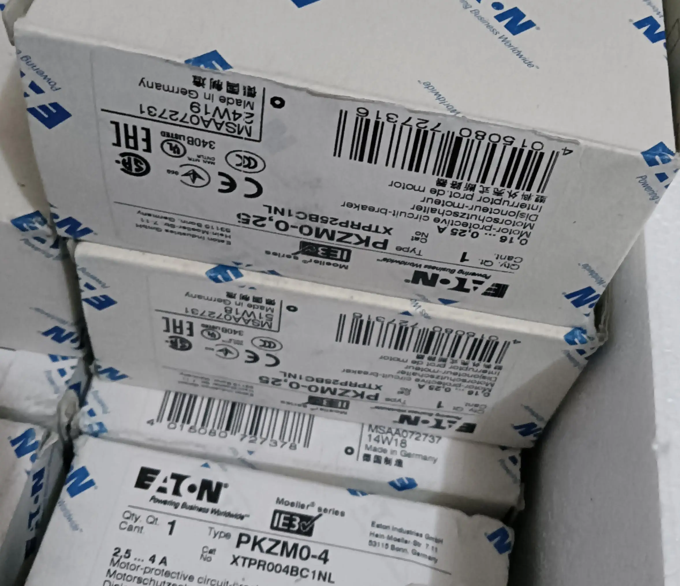 Новый оригинальный Eaton PKZM0-6, 3 (6,3) автоматический выключатель для защиты двигателя
Новый оригинальный Eaton PKZM0-6, 3 (6,3) автоматический выключатель для защиты двигателя