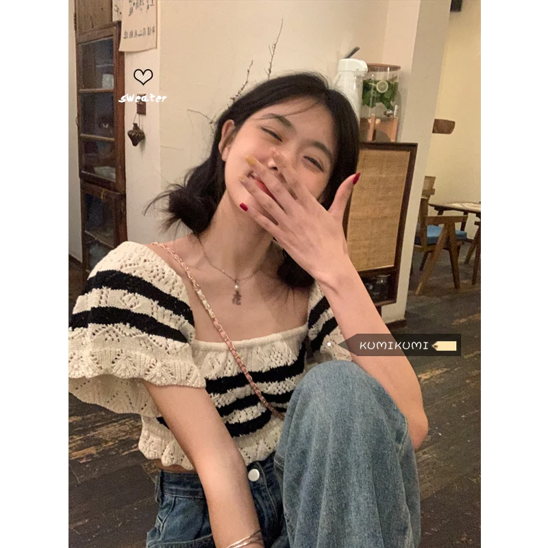 Sweet and spicy color contrast striped square neck short sleeve sweater women's summer design sense, niche slim fit short hollow
Sweet and spicy color contrast striped square neck short sleeve sweater women's summer design sense, niche slim fit short hollow