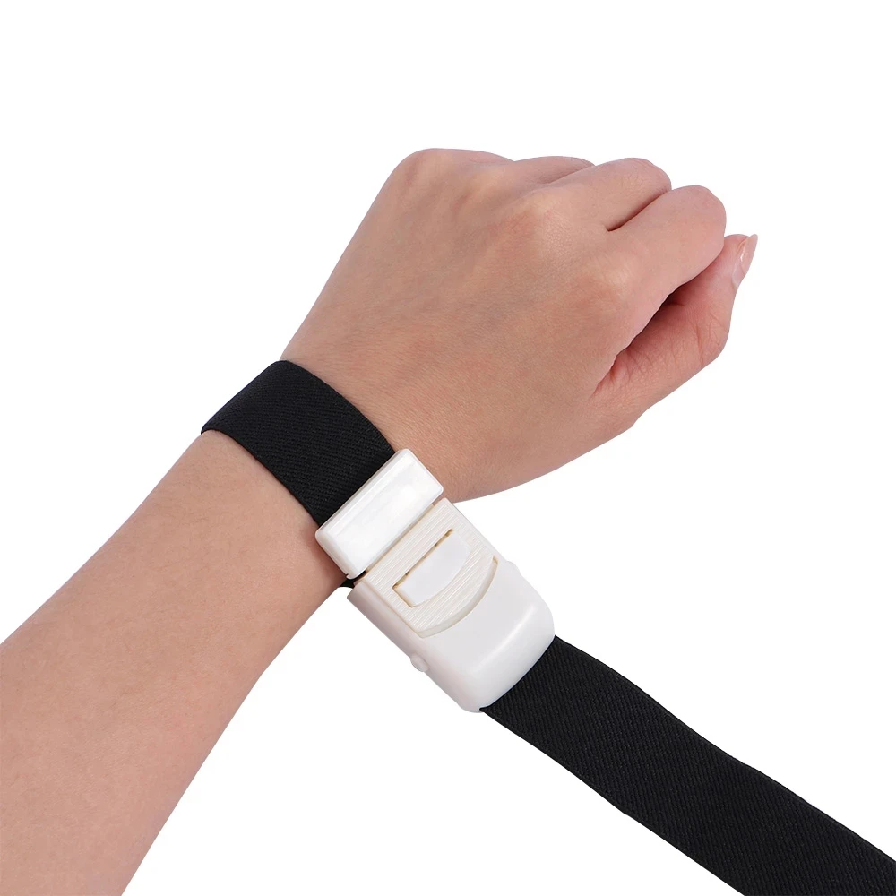 Medical Paramedic Emergency Tourniquet Buckle Quick Slow Release First Aid Nurse Outdoor High-grade Materials Cotton
Medical Paramedic Emergency Tourniquet Buckle Quick Slow Release First Aid Nurse Outdoor High-grade Materials Cotton