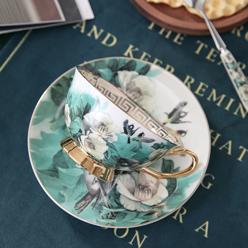 Coffee cup small exquisite European small luxury customized afternoon tea set high value elegant bone China cup and saucer set
Coffee cup small exquisite European small luxury customized afternoon tea set high value elegant bone China cup and saucer set